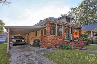 Investment opportunity in a prime location! This 3-bedroom - photo 3