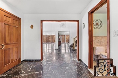 Set on just shy of a one-acre parcel, backing directly onto Lake - photo 5