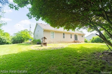 Lake Access on Lobdell Lake (All Sports)! Nice ranch with an - photo 5