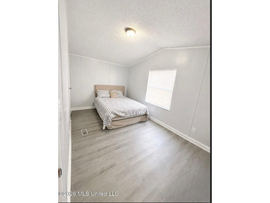 Beautifully remolded manufactured home and move in ready! Don't - photo 14