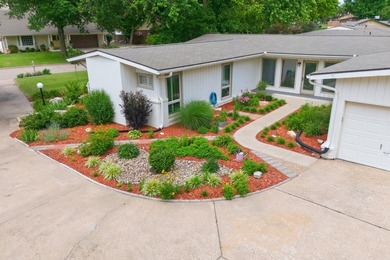 Welcome home to 262 Bonnie Brae! Situated on a beautiful 0 - photo 30