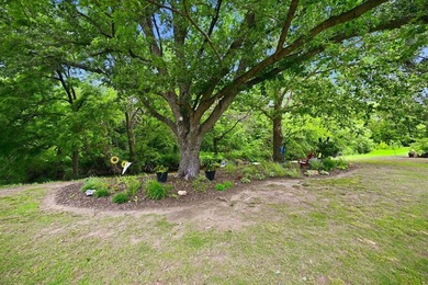 Welcome home to 262 Bonnie Brae! Situated on a beautiful 0 - photo 32