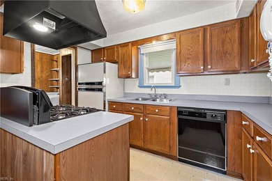 This well-loved 2-bedroom, 1-bath home has been lovingly cared - photo 10