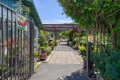 Location, location, location! This exceptional 2.17-acre - photo 4