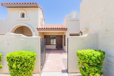Beautifully maintained 2-bedroom plus den home in the desirable - photo 2