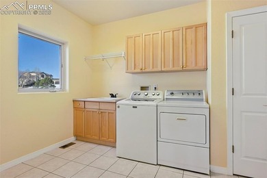 Tucked away on a quiet cul de sac in the sought after King's - photo 26