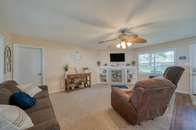 Furnished 3 bedroom, 2 bath lake front home with enclosed sunroom - photo 23