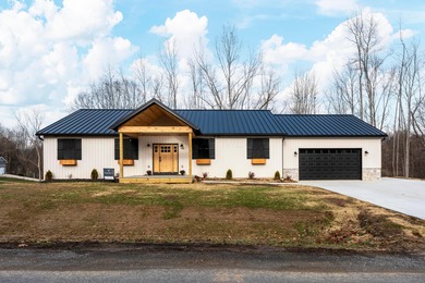 Apple Valley Lake Home For Sale in Howard Ohio