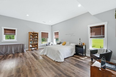 Rare opportunity to own a one-of-a-kind shop house on 11 - photo 15