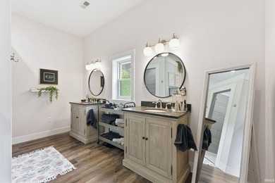 Rare opportunity to own a one-of-a-kind shop house on 11 - photo 17