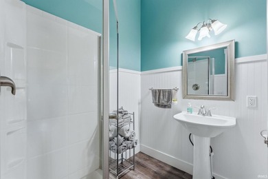 Rare opportunity to own a one-of-a-kind shop house on 11 - photo 22
