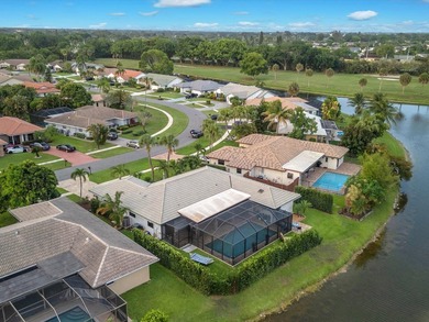 Indulge in South Florida lifestyle with this magnificent - photo 3