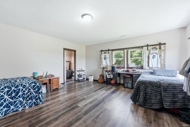 Rare opportunity to own a one-of-a-kind shop house on 11 - photo 25