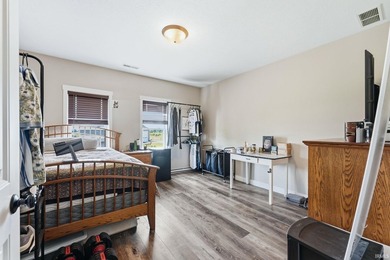 Rare opportunity to own a one-of-a-kind shop house on 11 - photo 27