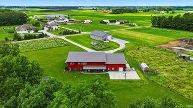 Rare opportunity to own a one-of-a-kind shop house on 11 - photo 44