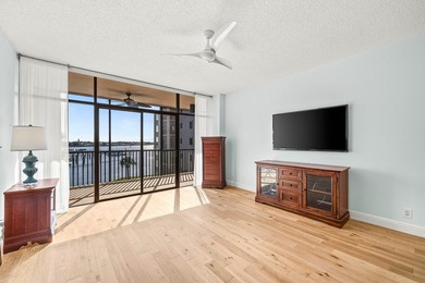 Waterfront condo for sale in the sought-after 12 Oaks community - photo 13
