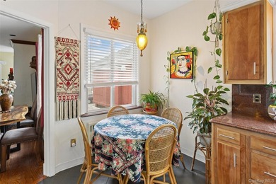Charming and inviting 3-bedroom beachside retreat filled with - photo 14