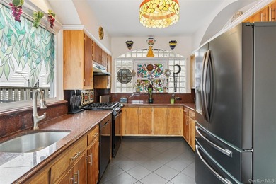 Charming and inviting 3-bedroom beachside retreat filled with - photo 15