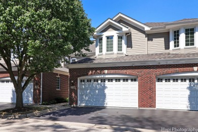 Chain O Lakes - Fox River Townhome/Townhouse For Sale in Mchenry Illinois