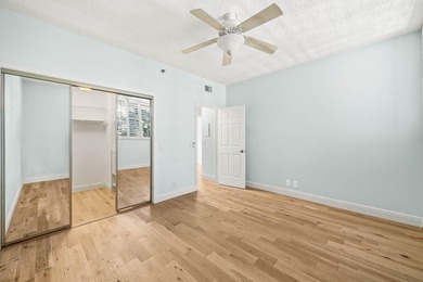 Waterfront condo for sale in the sought-after 12 Oaks community - photo 22