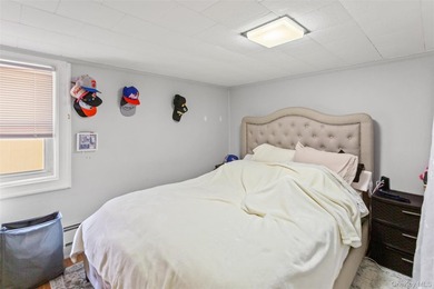 Charming and inviting 3-bedroom beachside retreat filled with - photo 25