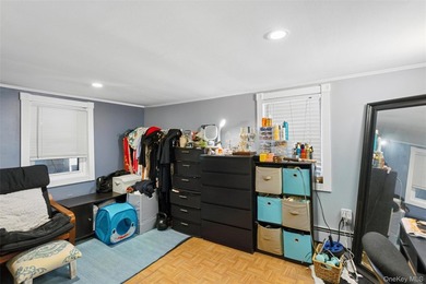 Charming and inviting 3-bedroom beachside retreat filled with - photo 26