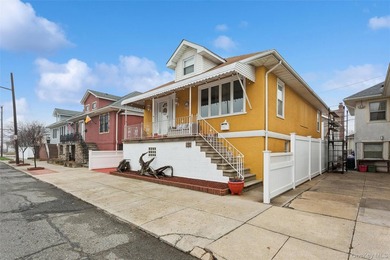 Charming and inviting 3-bedroom beachside retreat filled with - photo 30