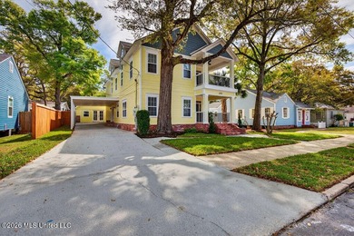 Located just two blocks off the Beach and outside of a flood - photo 1