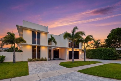 LOCATION IS EVERYTHING! IN THE HEART OF EAST BOCA RATON, THIS - photo 2