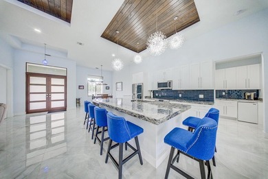 Experience luxury and space in this stunning estate located in - photo 14