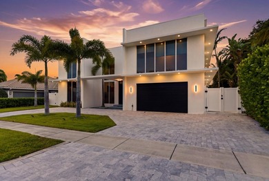 LOCATION IS EVERYTHING! IN THE HEART OF EAST BOCA RATON, THIS - photo 4