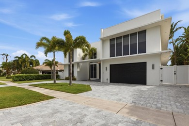 LOCATION IS EVERYTHING! IN THE HEART OF EAST BOCA RATON, THIS - photo 9
