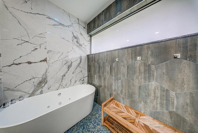 Experience luxury and space in this stunning estate located in - photo 36