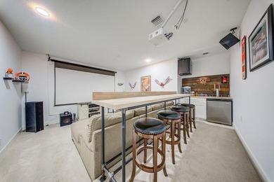 Experience luxury and space in this stunning estate located in - photo 42
