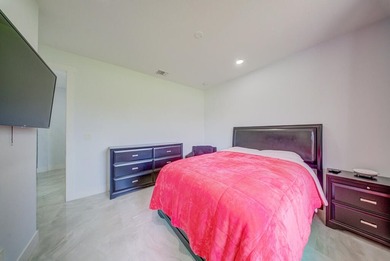 Experience luxury and space in this stunning estate located in - photo 50