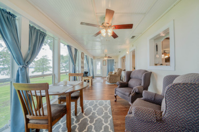 Furnished 3 bedroom, 2 bath lake front home with enclosed sunroom - photo 12
