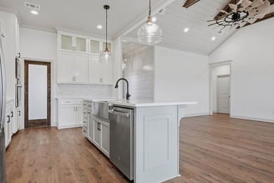 Experience elevated new construction in Pointers Ridge, South - photo 12