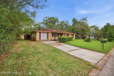 Must-see home in Forrest Cove Estates in D'Iberville! This - photo 4