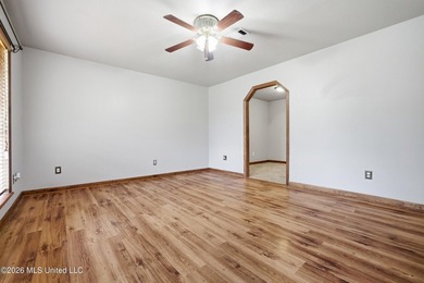 Must-see home in Forrest Cove Estates in D'Iberville! This - photo 6