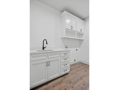 Experience elevated new construction in Pointers Ridge, South - photo 32