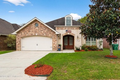 Beautiful golf course home located in the sought-after Fairway - photo 1