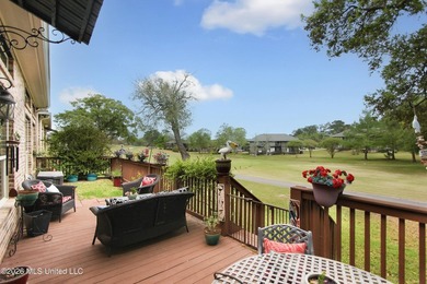 Beautiful golf course home located in the sought-after Fairway - photo 3