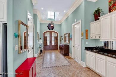 Beautiful golf course home located in the sought-after Fairway - photo 10