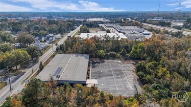 Location, Location, Location! This expansive 25,200 sq - photo 3