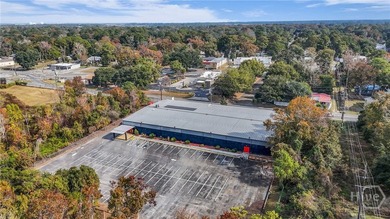 Location, Location, Location! This expansive 25,200 sq - photo 4