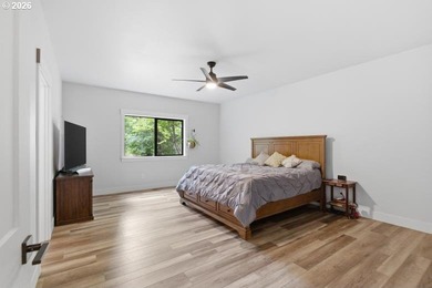 Gorgeous custom 4bed/3bath + office home on 5.63 acres. Back - photo 15