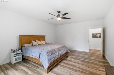 Gorgeous custom 4bed/3bath + office home on 5.63 acres. Back - photo 16