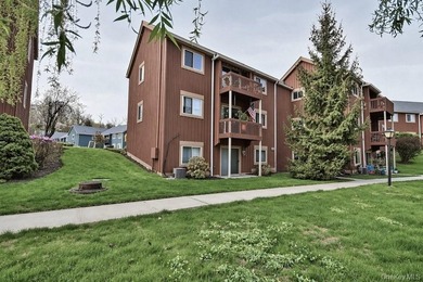 Welcome to easy, affordable living in Beacon's sought-after - photo 23