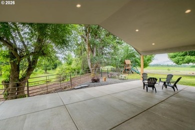 Gorgeous custom 4bed/3bath + office home on 5.63 acres. Back - photo 31