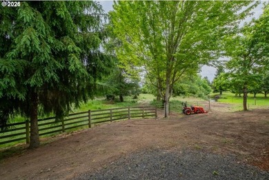 Gorgeous custom 4bed/3bath + office home on 5.63 acres. Back - photo 33